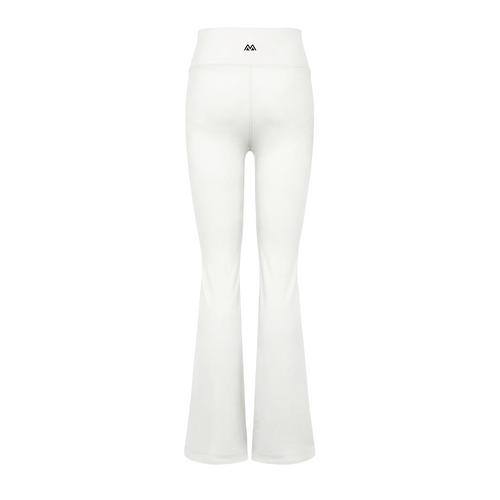 colour:white
