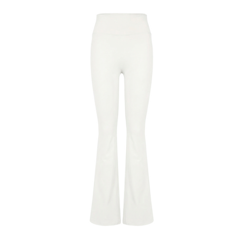 colour:white